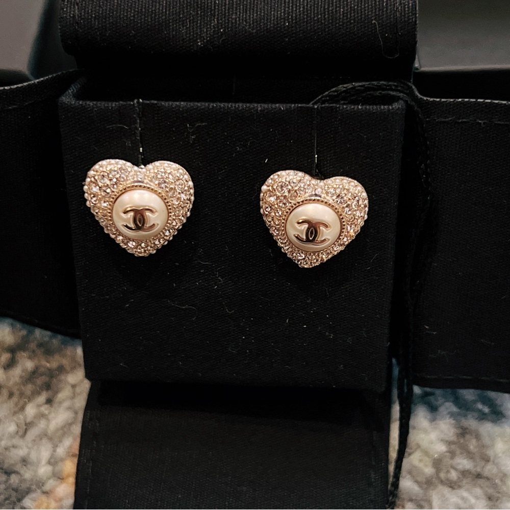Chanel earrings - Picture 1 of 7